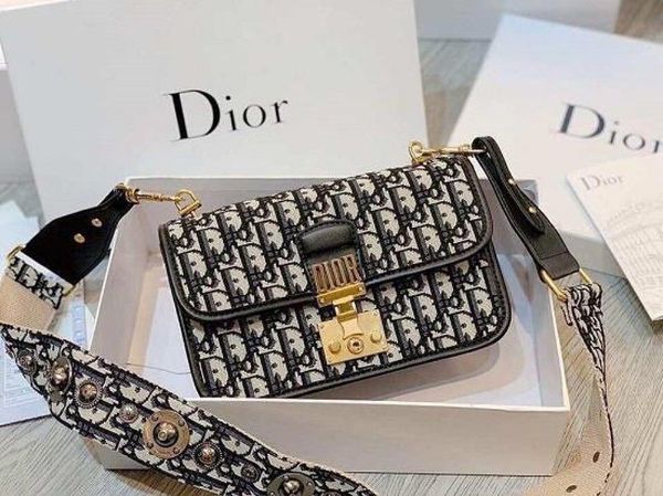 Christian Dior - Sự sang chảnh trên từng đường nét thiết kế